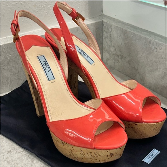 Prada platform peep toe heels, gorgeous red with cork - Picture 1 of 7